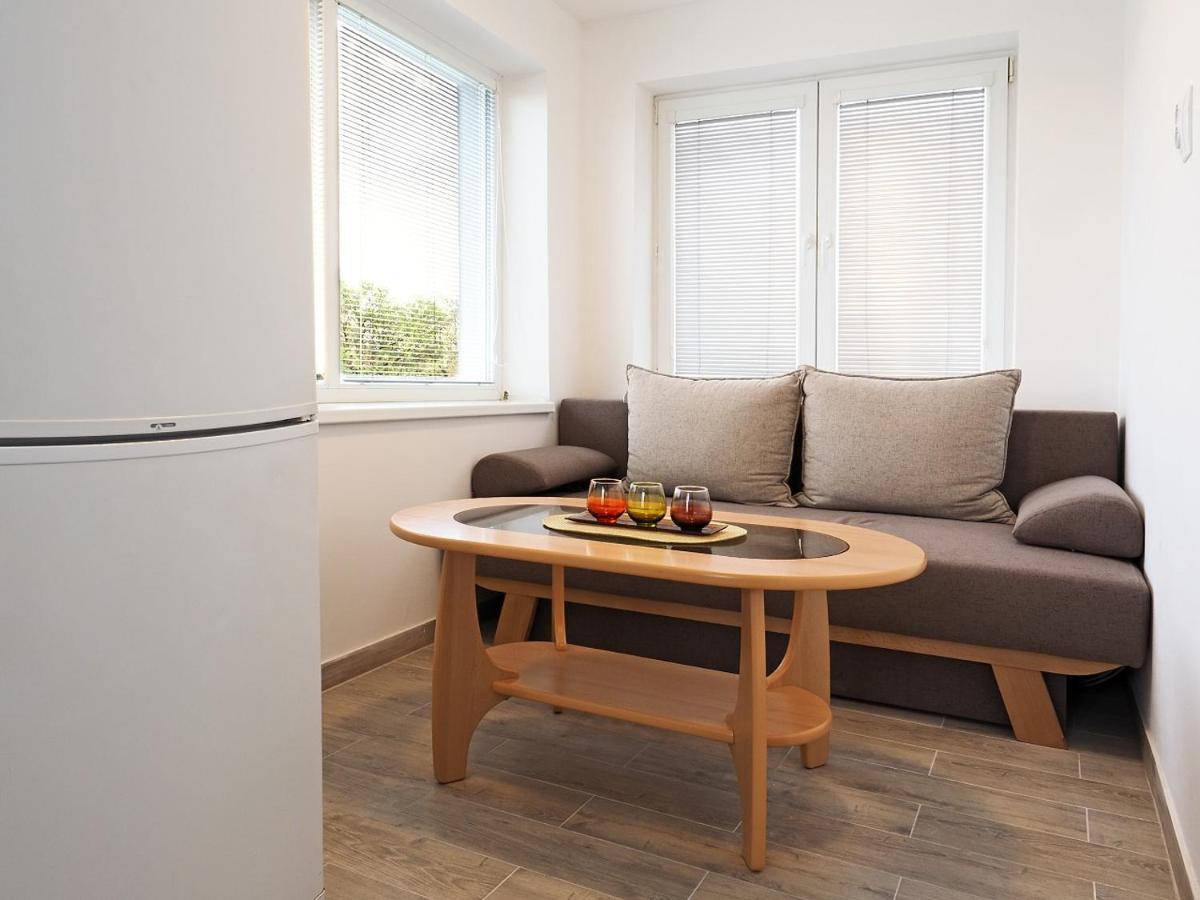 Apartamento Penzion Kendy Mistrin Exterior foto